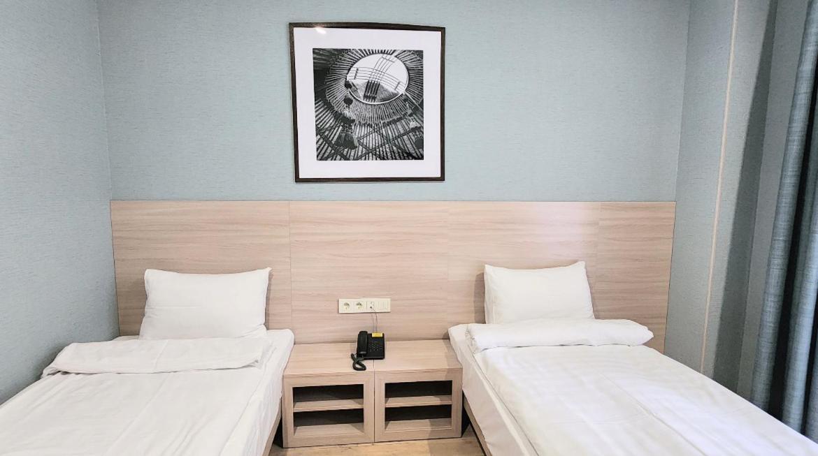 Resident Hotel Gogol Almaty Luaran gambar