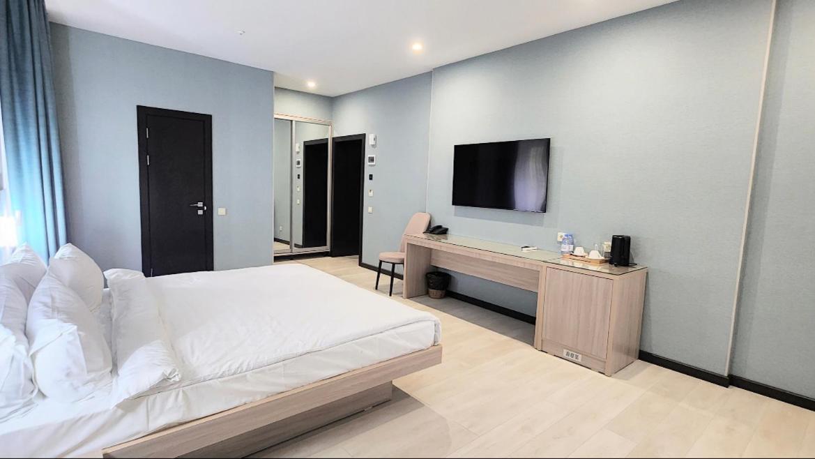 Resident Hotel Gogol Almaty Luaran gambar
