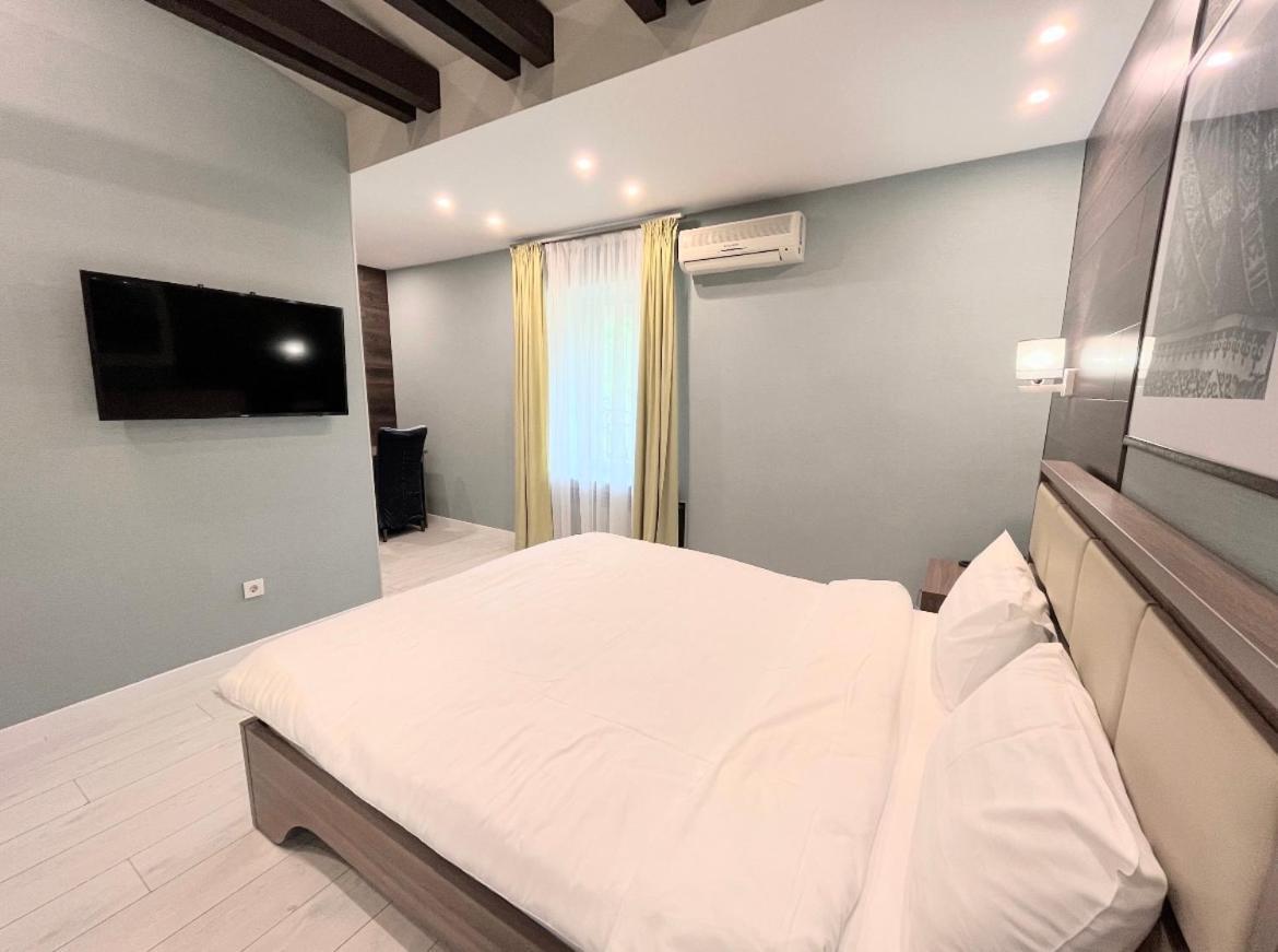 Resident Hotel Gogol Almaty Luaran gambar