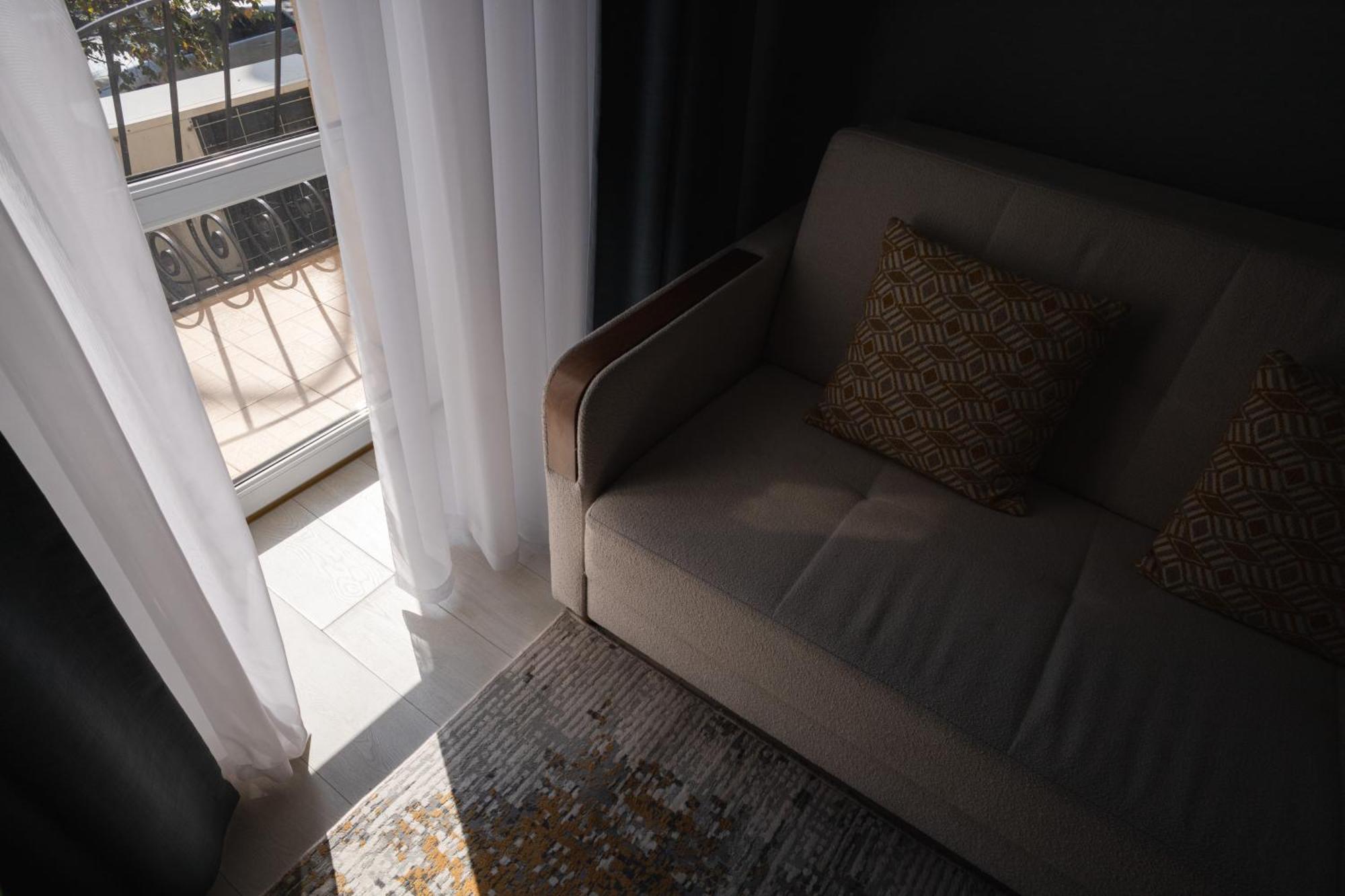 Resident Hotel Gogol Almaty Luaran gambar