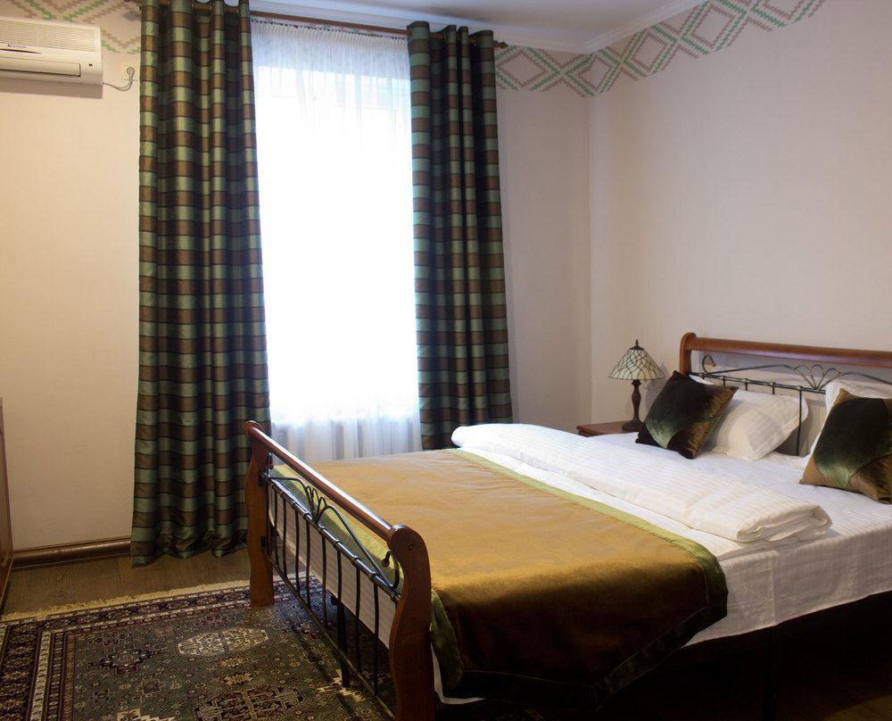 Resident Hotel Gogol Almaty Luaran gambar