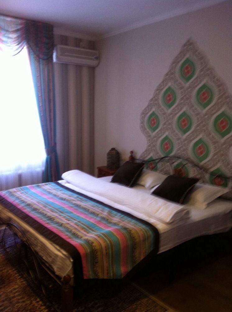 Resident Hotel Gogol Almaty Luaran gambar